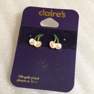 Claire's Gold and Cream Tiny Flower Stud Earrings